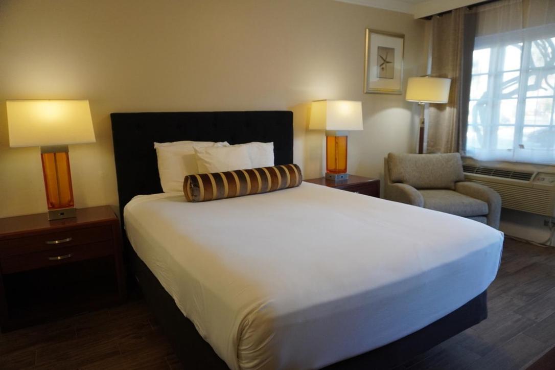 Rose Garden Inn ซานตาบาร์บารา ภายนอก รูปภาพ